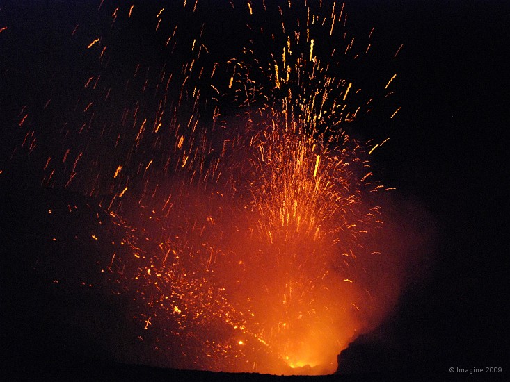144- Quatrieme eruption, 17h47.JPG